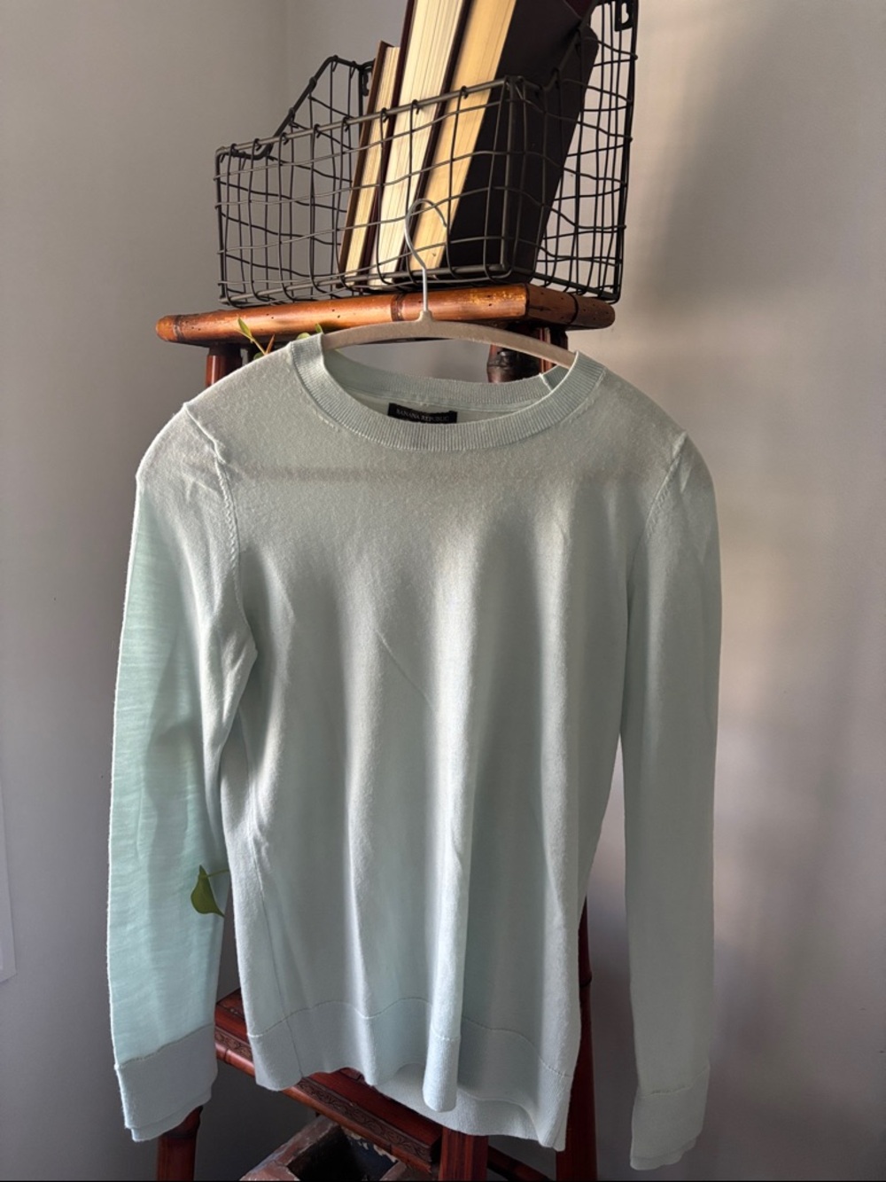 Banana Republic Light Blue 100% Merino Wool Light Weight Crewneck Sweater